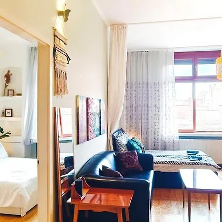 Spacious Next To Synagogue In Astoria Daire